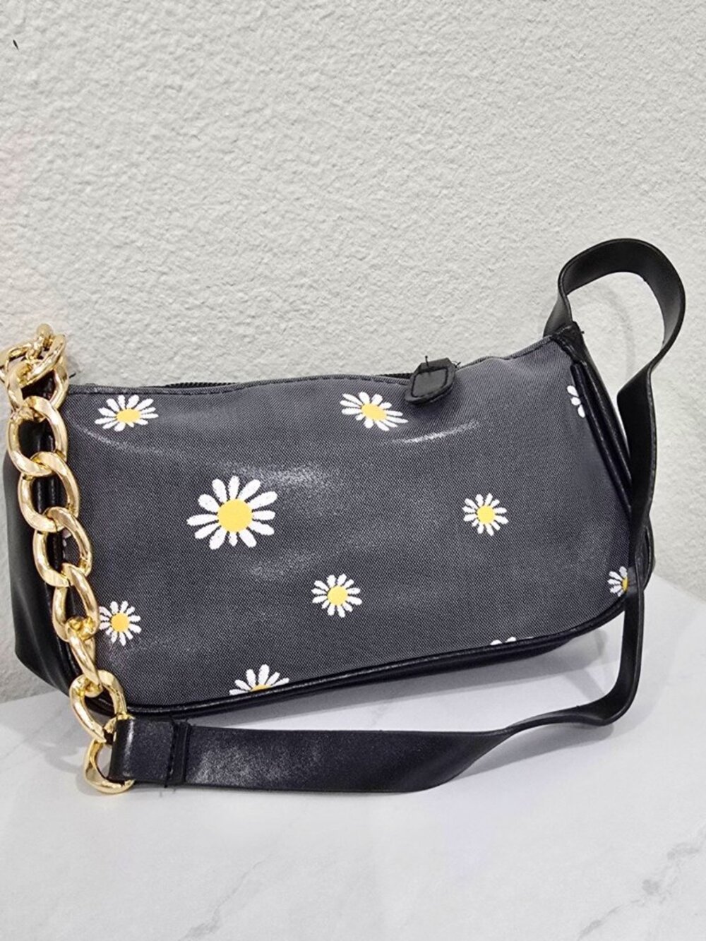 Dolls Kill ✦ Daisy Print Crossbody Bag ✦ Black Leather Gold Chain Adjustable NWT - Picture 2 of 9